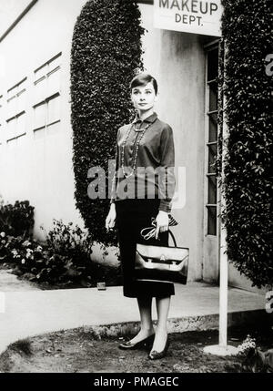 Publicité photo de Audrey Hepburn pendant le tournage de 'Green Mansions', vers 1959 référence #  32733 Fichier 038THA Banque D'Images