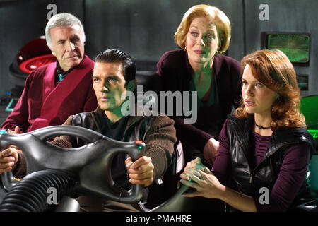 Ricardo Montalban, Antonio Banderas, Holland Taylor et Carla Gugino dans Robert Rodriguez's 'Spy Kids 2 : The Island of Lost Dreams' (2002) Banque D'Images