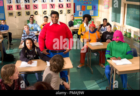 Doris (Kyla Pratt, assis à gauche) amène ses nouveaux amis, Fat Albert (Kenan Thompson) et le Cosby Kids en classe avec elle. AlbertÕs la graisse de l'EPLA (rangée arrière, L-R) Bill (Keith D. Robinson), Alphonso McAuley (Bucky) et Old Weird Harold (Aaron A. Frazier). Dans la rangée du milieu sont camarades joué par Aaron Carter (L) et Joel Madden (R) assis à côté d'Mushmouth (Jermaine Williams, centre). Dumb Donald B. Houston (Marques) est assis au premier rang à droite. "Fat Albert" (2004) Banque D'Images