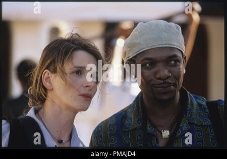 Gauche : Juliette Binoche comme Anna Malan droite : Menzi Ngubane comme Ngubs «Mkhalipi' Dumi "Dans mon pays" (2004) Banque D'Images