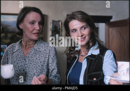 Gauche : Aletta Bezuidenhout comme Elsa droite : Juliette Binoche comme Anna Malan "Dans mon pays" (2004) Banque D'Images