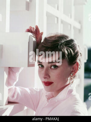 Publicité photo de Audrey Hepburn, vers 1955 référence #  33300 363THA Banque D'Images