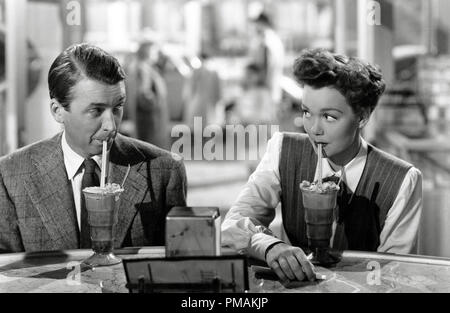 James Stewart, Jane Wyman, 'Magic Town' (1947) RKO Radio Pictures référence #  33300 Fichier 555THA Banque D'Images