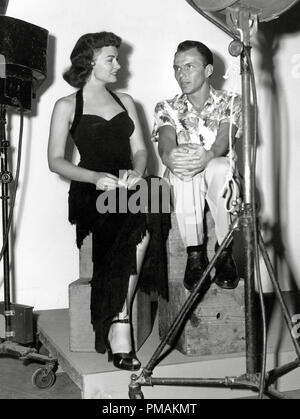 Donna Reed et Frank Sinatra, "From Here to Eternity' (1953), Columbia Pictures de référence de dossier 33300 609THA Banque D'Images