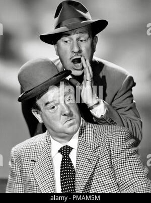 Abbott et Costello, vers 1948 référence #  33300 957THA Banque D'Images