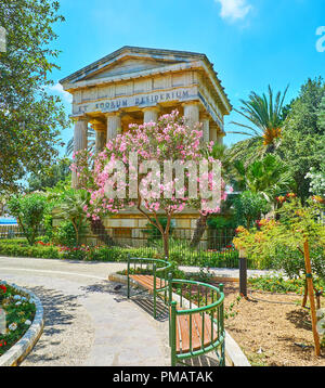 La partie inférieure des jardins Barrakka sont populaires parmi les touristes et habitants, profitant de sa beauté, l'atmosphère calme et relaxante, La Valette, Malte. Banque D'Images