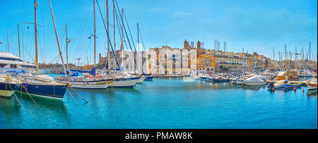 BIRGU, MALTE - 17 juin 2018 : Panorama de la Senglea médiévale avec des yachts et bateaux de plaisance de Vittoriosa sur l'avant-plan le 17 juin à Birgu. Banque D'Images