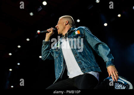 Le Danemark, Roskilde - 30 juin, 2016. Le hip hop américain duo Sexion & Ryan Lewis effectue un concert live au festival de musique danois Roskilde Festival 2016. Ici rappeur et chanteur Sexion est vu sur scène. (Photo crédit : Gonzales Photo - Flemming Bo Jensen). Banque D'Images