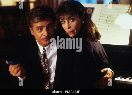 Photo du film ou encore la publicité de 'New York Stories' (La Vie sans Zoe) Giancarlo Giannini, Talia Shire © 1989 Touchstone Pictures Tous droits réservés de référence de dossier 33025 068THA pour un usage éditorial uniquement Banque D'Images