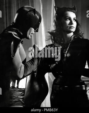 Adam West et Julie Newmar, "Batman" (1966) #  de référence de fichier 33536 797 THA pour un usage éditorial uniquement - Tous droits réservés Banque D'Images