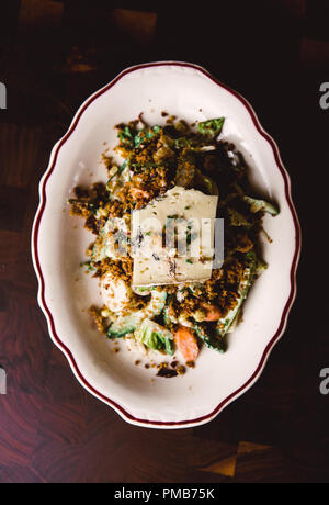 Superbes accompagnements de gnoccis, salades, légumes, pâtes et pommes de terre pour le restaurant américain français Steak House à Atlanta. Banque D'Images