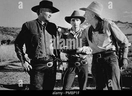 John Wayne, Walter Brennan, et Montgomery Clift, 'Red River, 1948 UA de référence de dossier 32603 180 THA Banque D'Images