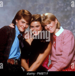 Publicité studio toujours de 'St. Elmo's Fire' Ally Sheedy, Demi Moore et Mare Winningham © 1985 Tous droits réservés Colombie-britannique référence #  32914 Fichier 188 THA pour un usage éditorial uniquement Banque D'Images