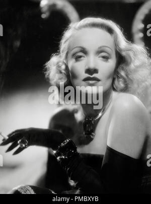 Marlene Dietrich, 'la dame est prêt' 1942 Colombie-Britannique Référence de fichier #  33300 176 THA Banque D'Images