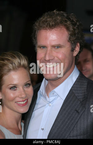 'Le Présentateur : la légende de Ron Burgandy' Premiere 6-28-2004 Christina Applegate, Will Ferrell Photo par Joseph Martinez / PictureLux 21864 Numéro de référence de dossier 0093-picturelux pour un usage éditorial uniquement - Tous droits réservés Banque D'Images