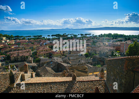 Cette photo montre la merveilleuse ville de bolsena au milieu de l'Italie. Le lac de Bolsena est appelée 'lac' et il y a beaucoup de sources thermales Banque D'Images