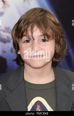 Zathura (création) Jonah Bobo 11-06-2005 / Mann Village Theatre / Westwood, CA / Columbia Pictures / Photo par Joseph Martinez - Tous droits réservés référence #  22523 0061PLX pour un usage éditorial uniquement - Banque D'Images