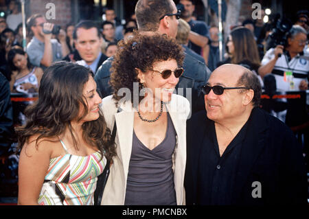 "Terminator 3 : Rise of the Machines' Premiere Danny DeVito, Rhea Perlman, et fille Lucie © 2003 Joseph Martinez - Tous droits réservés référence #  21316 0057PLX pour un usage éditorial uniquement - Banque D'Images