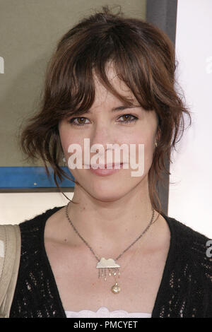 'La Maison du Lac" (Création) Parker Posey 06-13-2006 / théâtre / ArcLight Hollywood, CA / Warner Brothers / Photo par Joseph Martinez - Tous droits réservés référence #  22772 0025PLX pour un usage éditorial uniquement - Tous droits réservés Banque D'Images