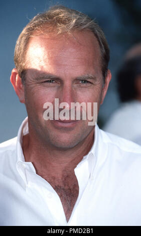 La gamme 'Ouvrir' Premiere 8/11/2003 Kevin Costner Photo par Joseph Martinez - Tous droits réservés référence #  21405 0030PLX pour un usage éditorial uniquement - Tous droits réservés Banque D'Images