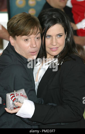 'Dr. Seuss's : le chat dans le chapeau" Premiere 11-8-2003 Mike Myers & femme Robin Photo de Joseph Martinez / PictureLux 21595 Numéro de référence de dossier 0066 pour un usage éditorial uniquement - Tous droits réservés Banque D'Images