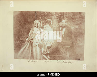 Portrait de groupe avec M. et Mme Adair Craigie, Mme James Brewster, et Sir David Brewster. Date/Période : Ca. 1847. L'impression. Le sel, à partir d'un calotype négatif. Hauteur : 111 mm (4.37 in) ; Largeur : 162 mm (6,37 in). Auteur : attribué au Dr John Adamson. Banque D'Images