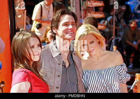 Horton Hears a Who ! Premiere Jane Carrey, Jim Carrey, Jenny McCarthy 3-8-2008 / Mann's Village Théâtre / Westwood, CA / 20th Century Fox / Photo par Joseph Martinez référence #  23386 Fichier 0049PLX pour un usage éditorial uniquement - Tous droits réservés Banque D'Images