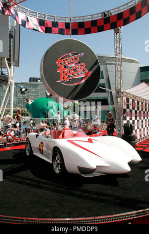 Le « Speed Racer' Premiere Mach 5 race car 4-26-2008 / Nokia Theatre / Los Angeles, CA / Warner Brothers / Photo par Joseph Martinez référence #  23503 Fichier 0009JM pour un usage éditorial uniquement - Banque D'Images