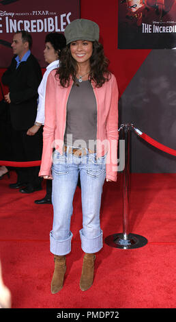 Les Indestructibles Premiere 10-24-2004 Brooke Burke Photo par Joseph Martinez / PictureLux 21987 Numéro de référence de dossier 0085PLX pour un usage éditorial uniquement - Tous droits réservés Banque D'Images