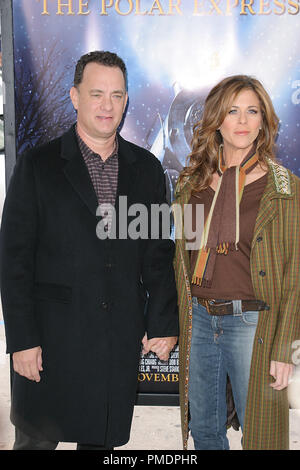 Polar Express Premiere 11-07-2004 Tom Hanks, Rita Wilson Photo par Joseph Martinez - Tous droits réservés référence #  21991 0089PLX pour un usage éditorial uniquement - Banque D'Images