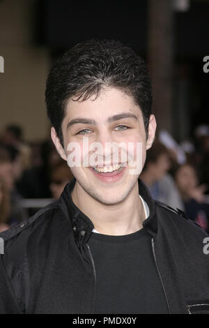 'Ice Age : The Meltdown" (Création) Josh Peck 03-19-2006 / Mann's Grauman Chinese Theatre / Hollywood, CA / 20th Century Fox / Photo par Joseph Martinez / PictureLux 22704 Numéro de référence de dossier 0004PLX pour un usage éditorial uniquement - Tous droits réservés Banque D'Images