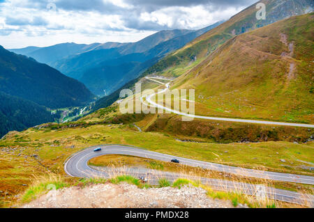 La route Transfagarasan (Transfagarash), la plus belle et dangereuse route en Europe, la Roumanie. Carpates, crête Fagaras. Banque D'Images