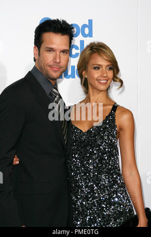 Bonne chance Chuck (création) Dane Cook, Jessica Alba 9-19-2007 / Mann Théâtre National / Los Angeles, CA / Lions Gate Films / Photo par Joseph Martinez référence #  23188 Fichier 0025PLX pour un usage éditorial uniquement - Tous droits réservés Banque D'Images