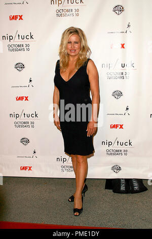 'Nip / Tuck' Saison 5 première projection Jennifer Coolidge 10-20-2007 / Paramount Theatre / Hollywood, CA/ FX / © Joseph Martinez / Picturelux - Tous droits réservés référence #  23220 0016PLX pour un usage éditorial uniquement - Tous droits réservés Banque D'Images