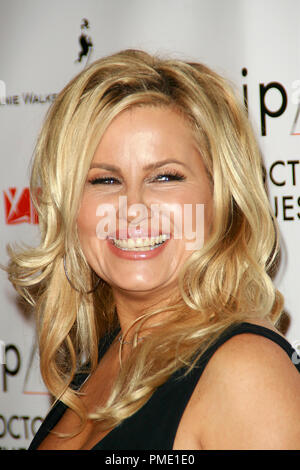 'Nip / Tuck' Saison 5 première projection Jennifer Coolidge 10-20-2007 / Paramount Theatre / Hollywood, CA/ FX / © Joseph Martinez / Picturelux - Tous droits réservés référence #  23220 0017PLX pour un usage éditorial uniquement - Tous droits réservés Banque D'Images