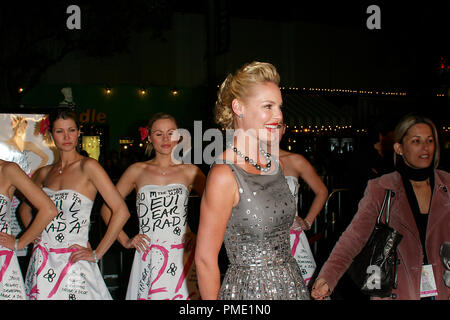 Robes 27 Premiere Katherine Heigl 1-7-2008 / Mann's Village Théâtre / Westwood, CA / 20th Century Fox / Photo par Joseph Martinez référence #  23322 Fichier 0071JM pour un usage éditorial uniquement - Banque D'Images