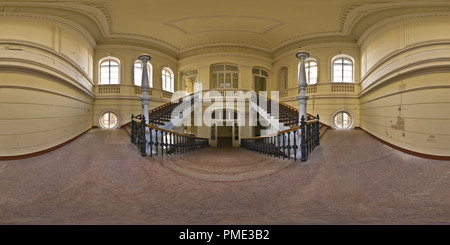 Vue panoramique à 360° de Le recteur de l'Université de Szeged bâtiment avant rénovation d'un escalier -