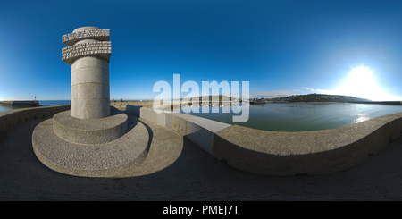 Vue panoramique à 360° de Le monument de la pointe de la jetée de Port-en-Bessin-Huppain - France