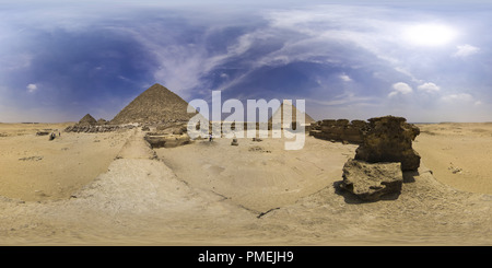 Vue panoramique à 360° de Grande pyramide de Gizeh18, pyramide de Mykérinos ou Menkaourê, temple funéraire