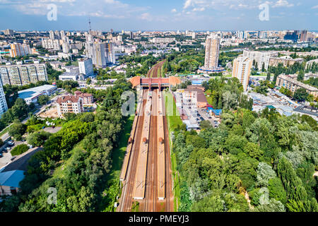 Voir d'Karavaevi Dachi Gare à Kiev, Ukraine Banque D'Images