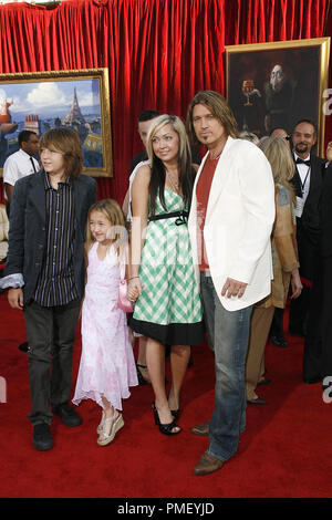 Ratatouille (Premiere) Braison Cyrus, Noah Cyrus, Brandi Cyrus, Billy Ray Cyrus 6-22-2007 / le Kodak Theatre / Hollywood, CA / Walt Disney Pictures / © Joseph Martinez/Picturelux - Tous droits réservés référence #  23101 0035PLX pour un usage éditorial uniquement - Tous droits réservés Banque D'Images