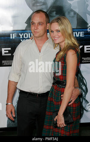 "Eagle Eye" Premiere Ethan Embry, Sunny Mabrey 9-16-2008 / Grauman's Chinese Theatre / Hollywood, CA / DreamWorks Pictures / Photo par Joseph Martinez référence #  23605 Fichier 0096PLX pour un usage éditorial uniquement - Tous droits réservés Banque D'Images