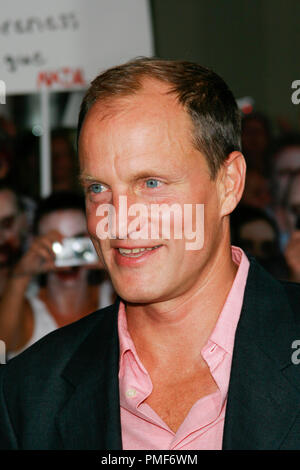 Woody Harrelson chez Sony Pictures' 'Zombieland' Premiere. Arrivants tenue au Grauman's Chinese Theatre à Hollywood, CA, le 23 septembre 2009. © Joseph Martinez / Picturelux 30077 Numéro de référence de dossier 68JM pour un usage éditorial uniquement - Tous droits réservés Banque D'Images