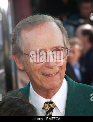 'Get Smart' Premiere Bernie Kopell 6-16-2008 / Mann Village Theatre / Westwood, CA / Warner Brothers / Photo par Joseph Martinez référence #  23550 Fichier 0077PLX pour un usage éditorial uniquement - Tous droits réservés Banque D'Images