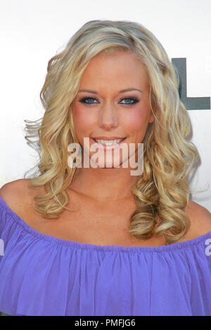 Kendra Wilkinson à la première de DreamWorks / Paramount's 'Transformers 2 : La Revanche" tenu à la Mann's Village & Bruin Theatres à Westwood, CA, le 22 juin 2009. Photo © Joseph Martinez / Picturelux - Tous droits réservés. Référence #  30032 Fichier 091JM pour un usage éditorial uniquement - Banque D'Images