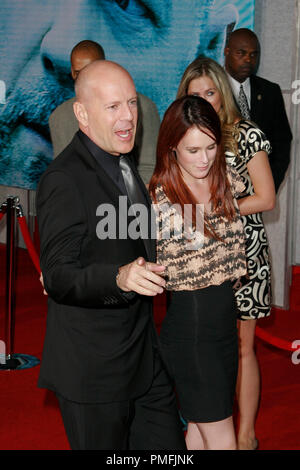 Bruce Willis et sa fille Rumer Willis à Touchstone Pictures' 'Séléments auxiliaires' Premiere. Arrivants tenue au El Capitan Theatre à Hollywood, CA, le 24 septembre 2009. Photo par : Joseph Martinez / PictureLux 30078 Numéro de référence de dossier 69JM pour un usage éditorial uniquement - Banque D'Images