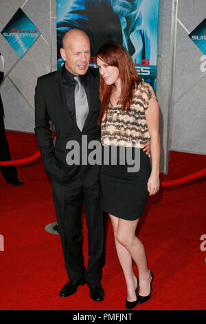 Bruce Willis et sa fille Rumer Willis à Touchstone Pictures' 'Séléments auxiliaires' Premiere. Arrivants tenue au El Capitan Theatre à Hollywood, CA, le 24 septembre 2009. Photo par : Joseph Martinez / PictureLux 30078 Numéro de référence de dossier 72JM pour un usage éditorial uniquement - Banque D'Images