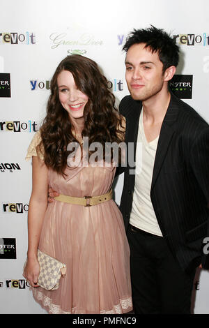 Rooney Mara et Thomas Decker à la première de Dimension Films" "La jeunesse en révolte". Arrivants tenue au Mann Chinese 6 Theatre à Hollywood, CA, le 6 janvier 2010. © Joseph Martinez / Picturelux 30107 Numéro de référence de dossier 12JM pour un usage éditorial uniquement - Tous droits réservés Banque D'Images