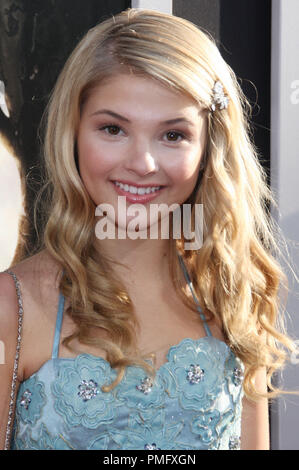 Stefanie Scott au Los Angeles premiere de 'Inversé' tenue à l'Cinerama Dome d'Hollywood, CA le lundi 26 juillet, 2010. Photo par Pedro Ulayan Pacific Rim de référence de dossier de presse Photo 30357 107 PLX pour un usage éditorial uniquement - Tous droits réservés Banque D'Images