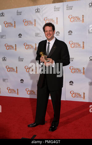 Après avoir remporté la catégorie MEILLEURE MUSIQUE ORIGINALE Ð MOTION PICTURE pour ÒUpÓ Michael Yaela affiche son Golden Globe en coulisses dans la salle de presse à la 67e assemblée annuelle Golden Globe Awards au Beverly Hilton à Beverly Hills, CA Dimanche, 17 janvier 2010. Banque D'Images